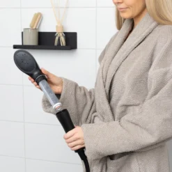 AQVA suihkupääsuodatin, musta